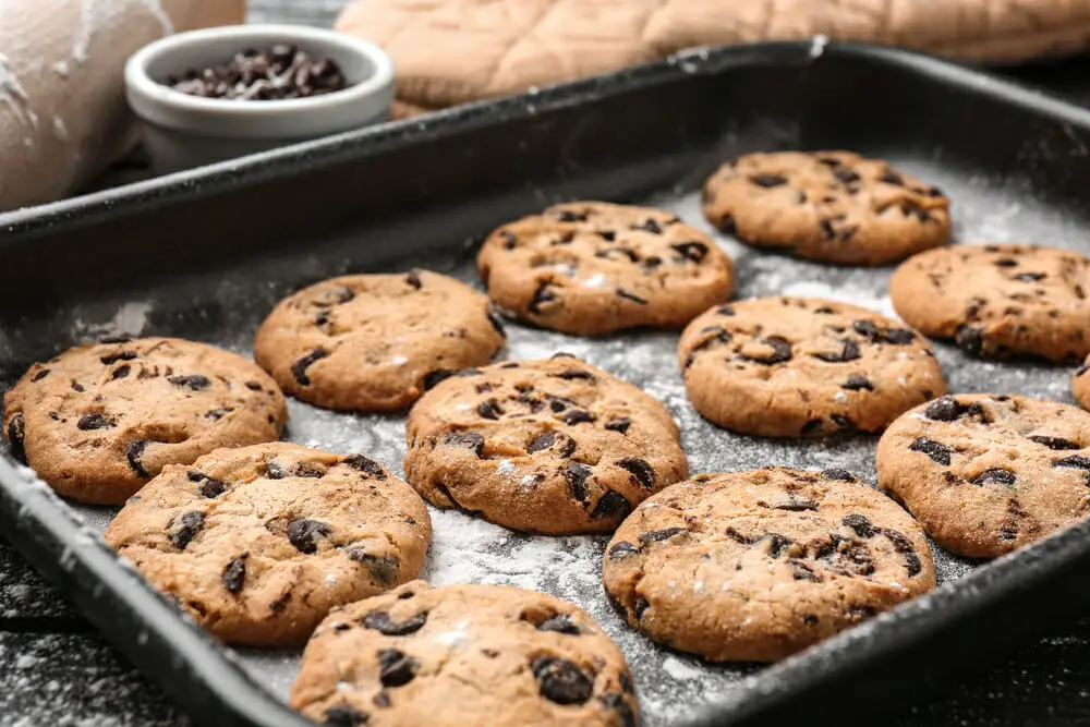 What are the steps to make cookies?